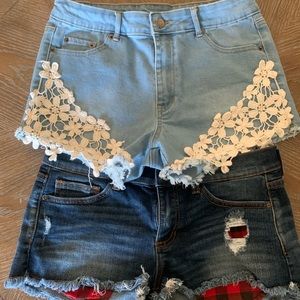 Sneak Peek & Ellison Woman’s shorts
